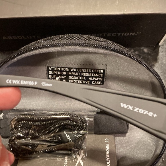 WILEY X OMEGA WRAP SUNGLASSES WITH GREEN MIRROR NEW IN BOX - Picture 8 of 9